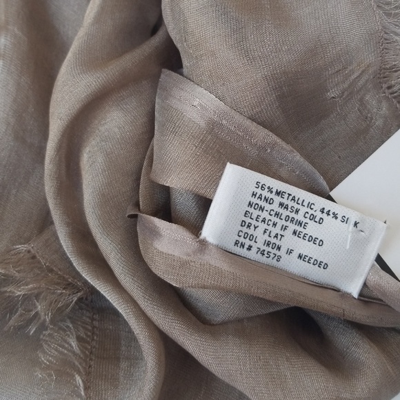 Cache | Silk Scarf 🧣 - Picture 2 of 6